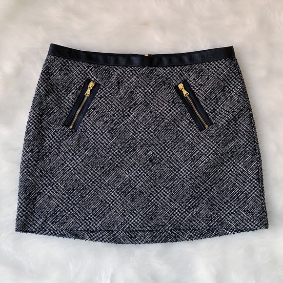 Express Dresses & Skirts - EUC Black & White Express Mini Skirt with Pockets